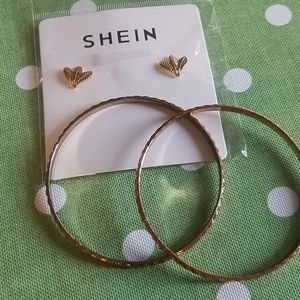 Gold tone bangle and clip on earring set